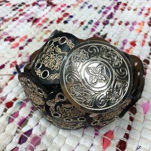 Black Leather Link Floral Silver Buckle Belt